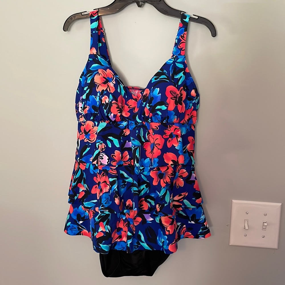 Miraclesuit Swimwear-Ruffled Skirt one piece